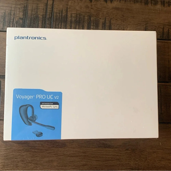 Plantronics Voyager PRO UC V2 B230-M Bluetooth Wireless Mobile PC Headset System - Picture 3 of 11